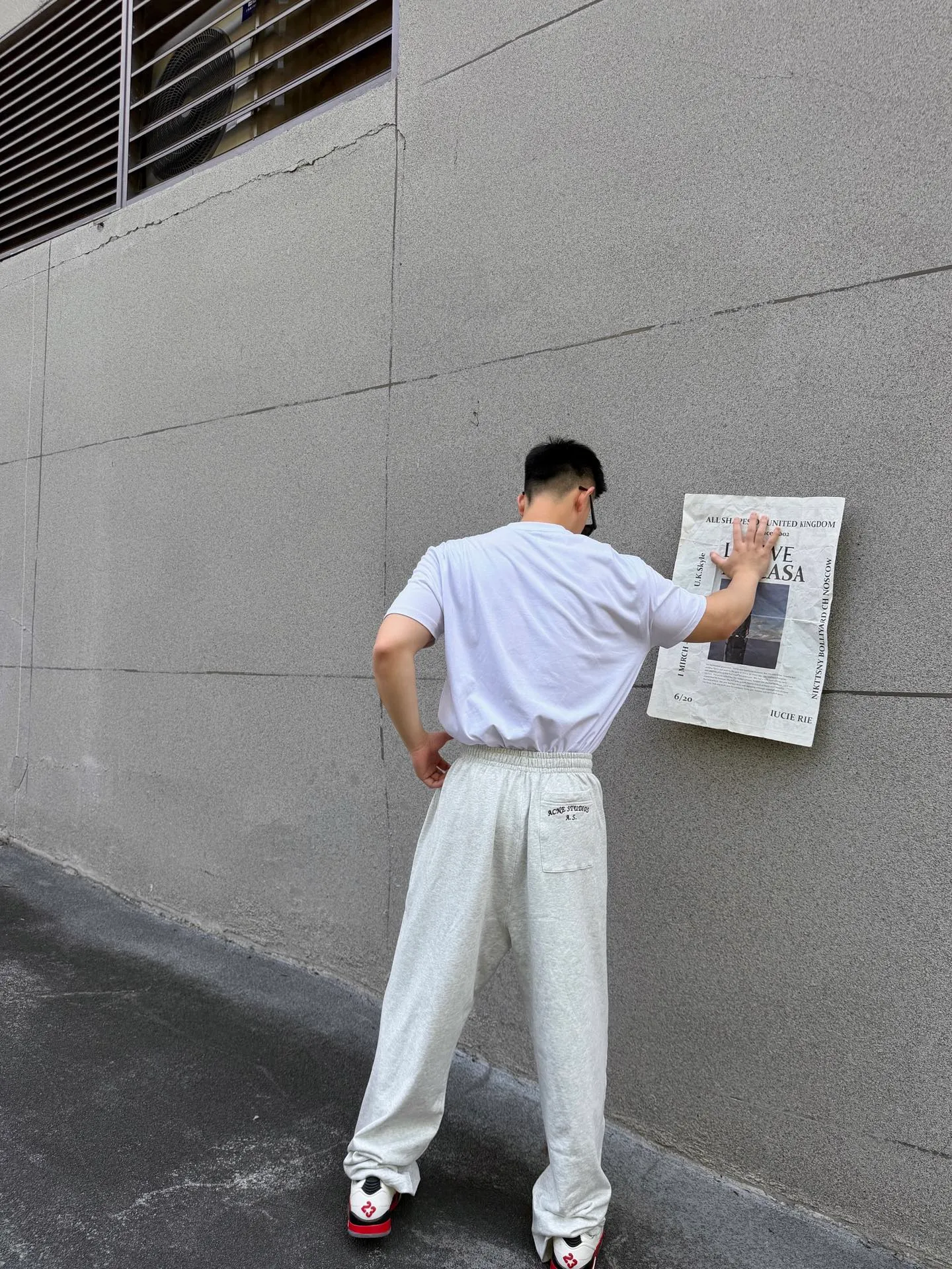 [Upper body picture] Acne Studios logo embroidered sports pants